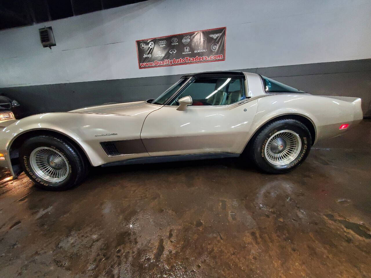 1982 CHEVROLET Corvette