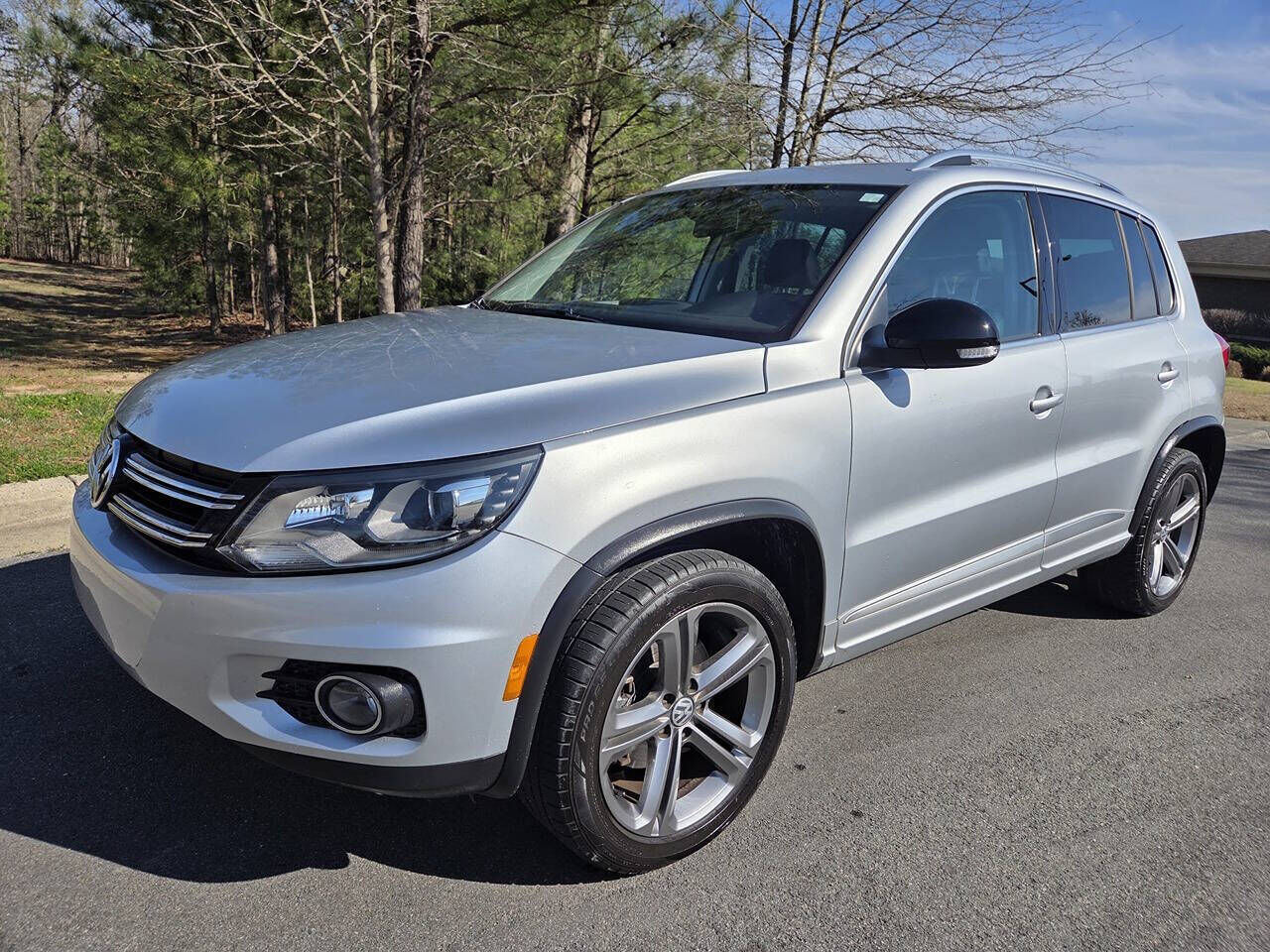 2017 VOLKSWAGEN Tiguan
