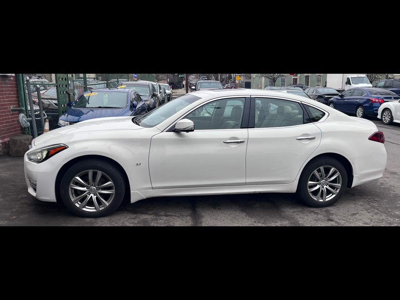 2015 INFINITI Q70