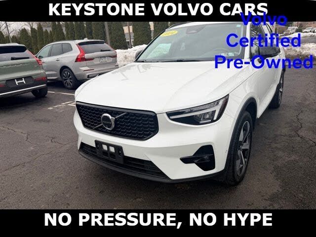2024 VOLVO XC40