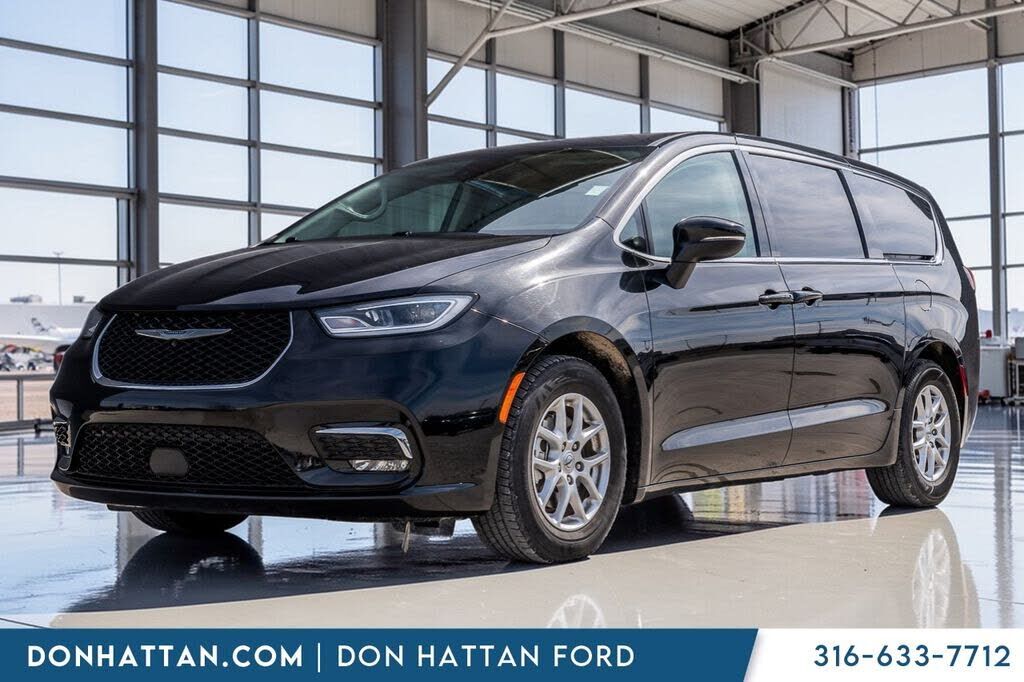 2023 CHRYSLER Pacifica