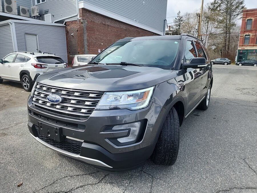 2017 FORD Explorer