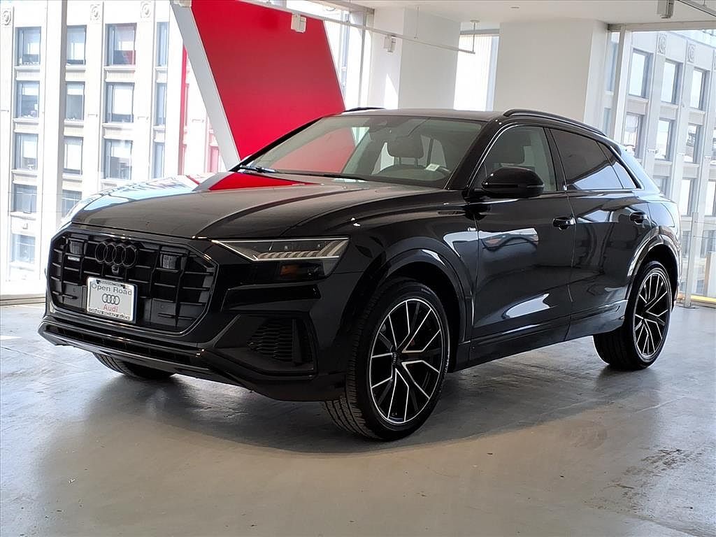 2023 AUDI Q8