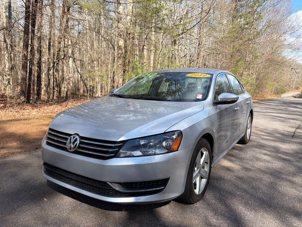 2012 VOLKSWAGEN Passat