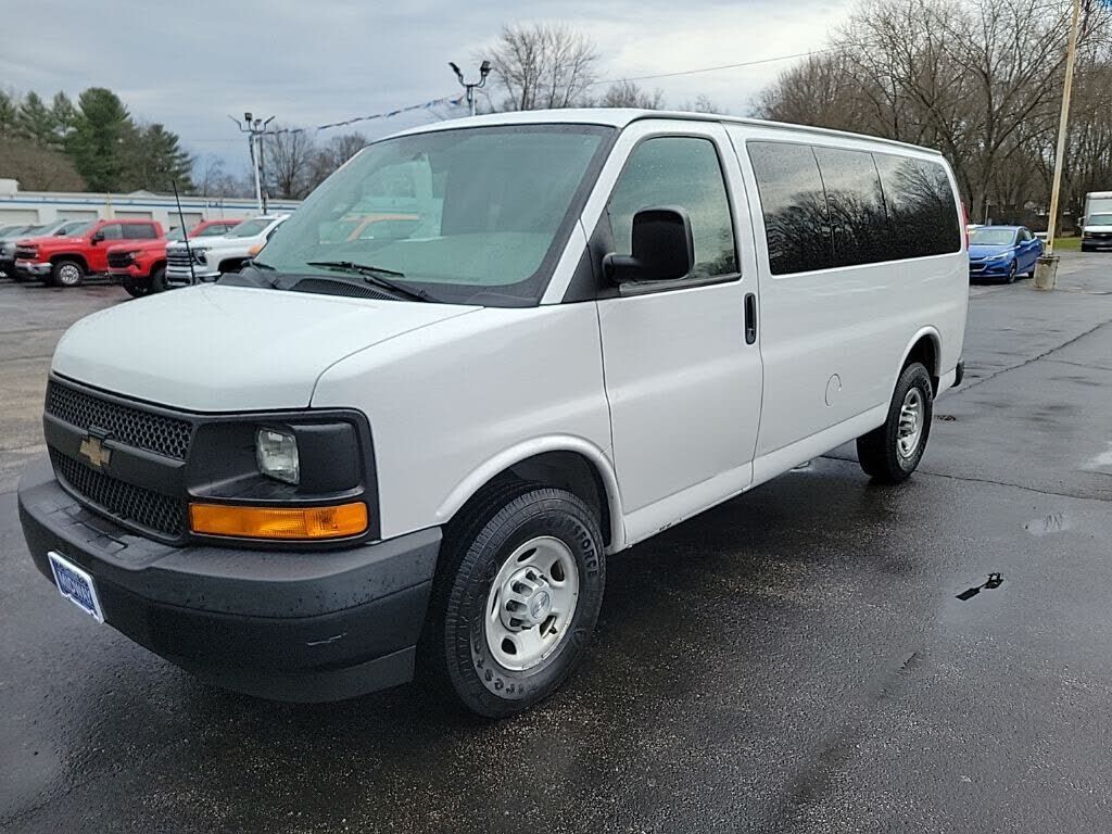 2017 CHEVROLET Express
