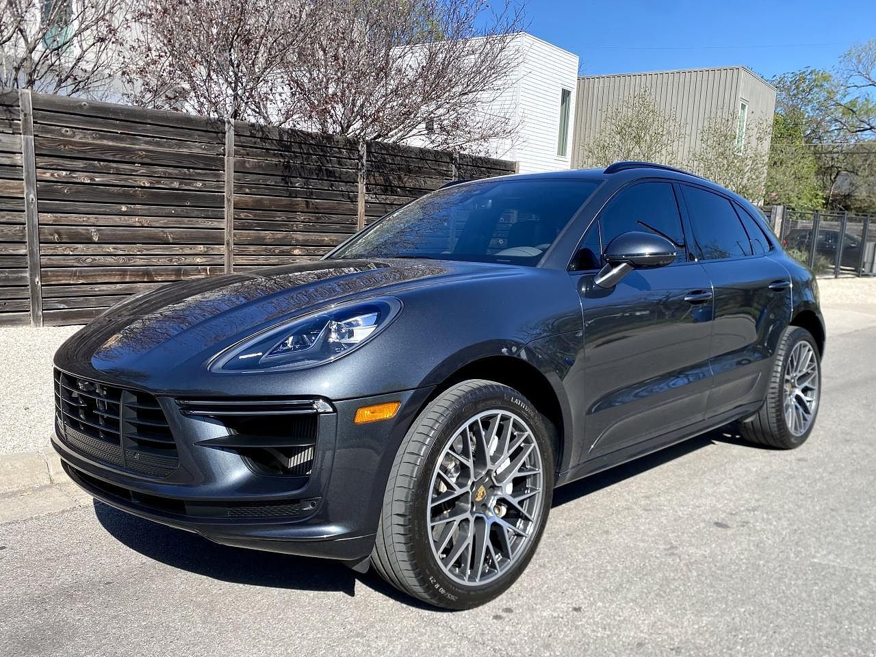 2020 PORSCHE Macan