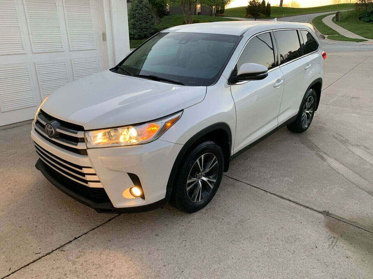 2019 TOYOTA Highlander