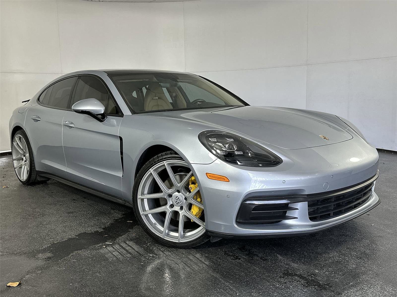 2018 PORSCHE Panamera
