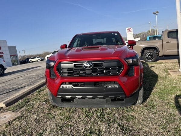 2024 TOYOTA Tacoma