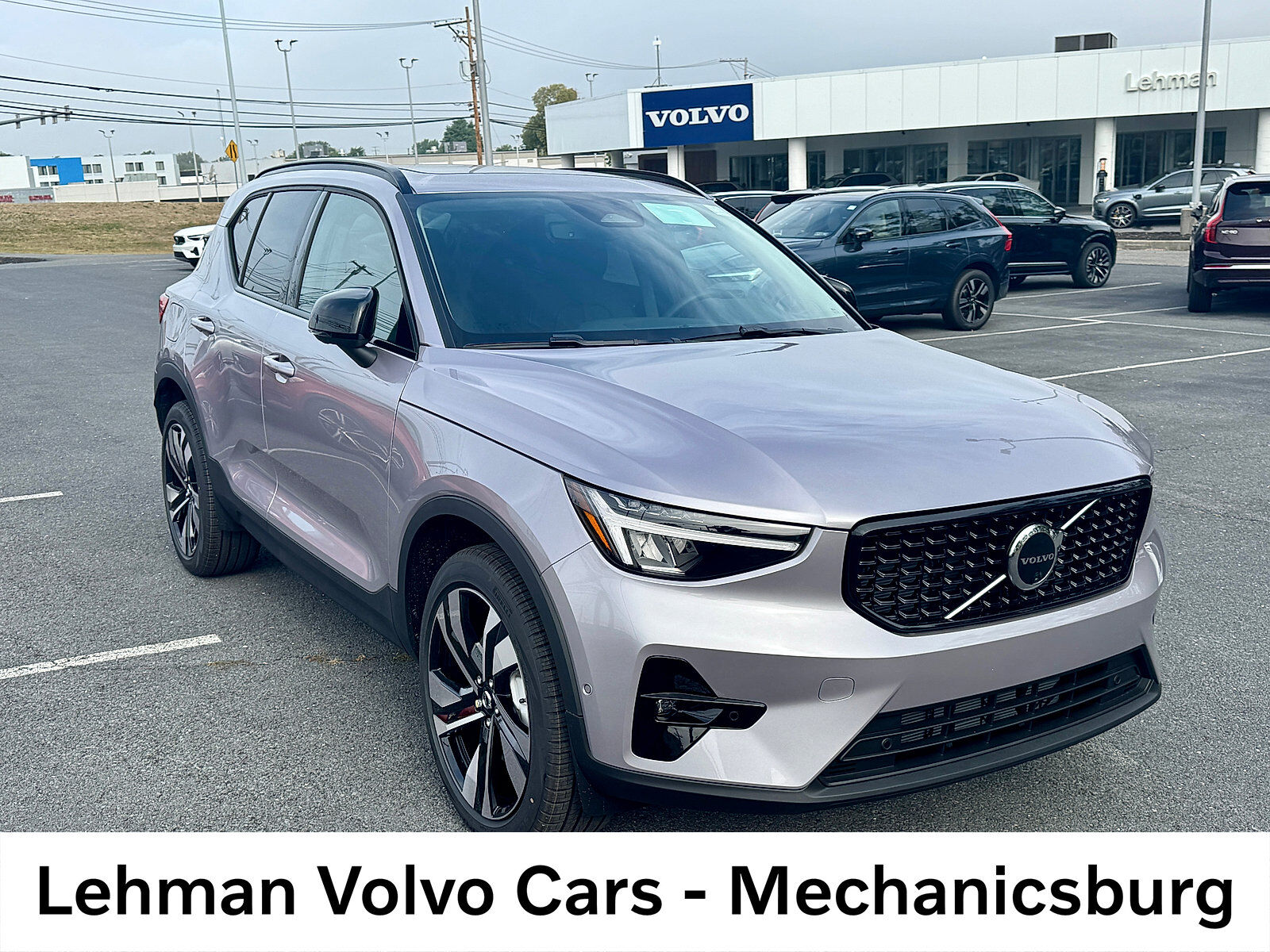 2026 VOLVO XC40