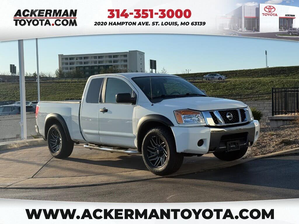2011 NISSAN Titan