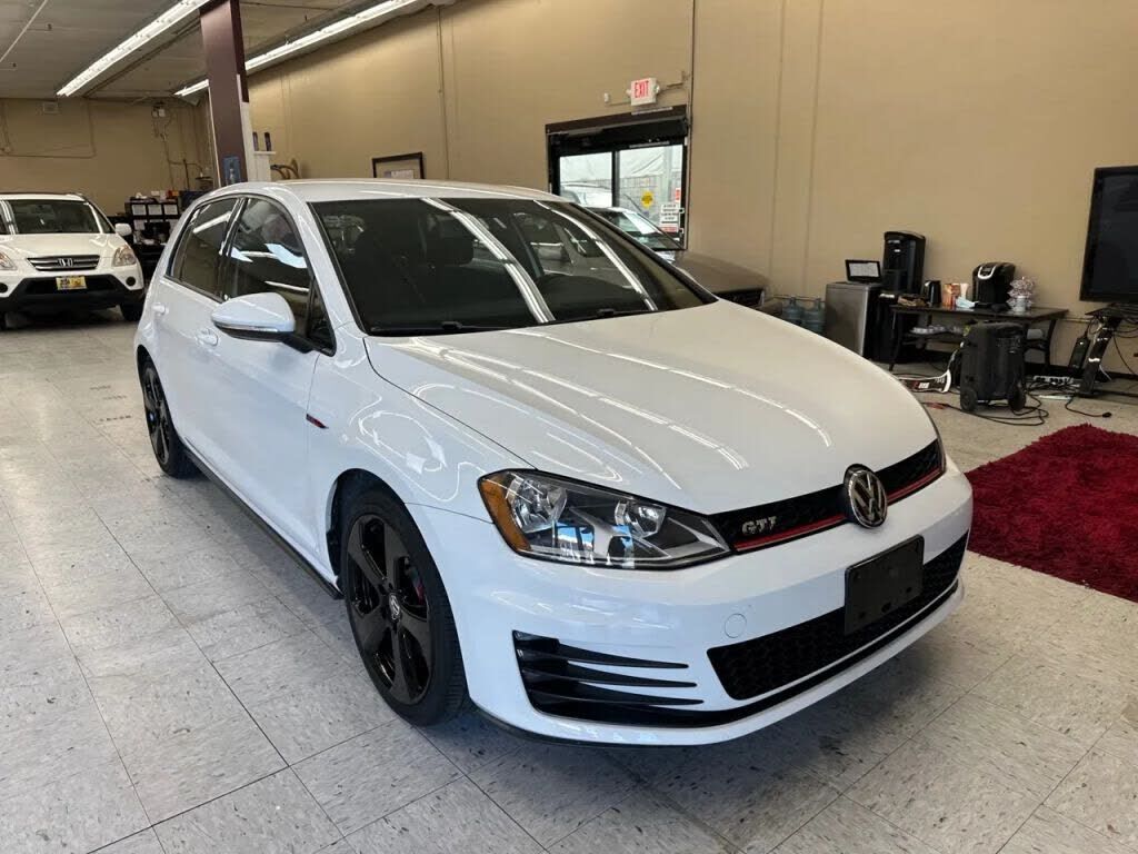 2016 VOLKSWAGEN Golf GTI