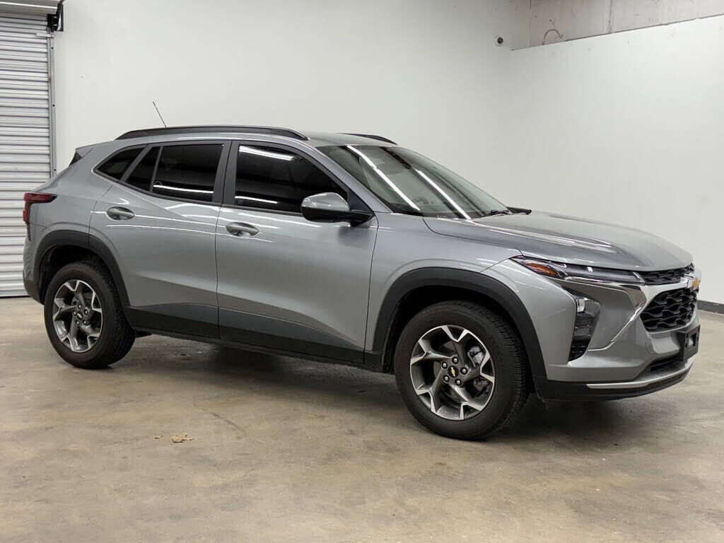 2024 CHEVROLET Trax