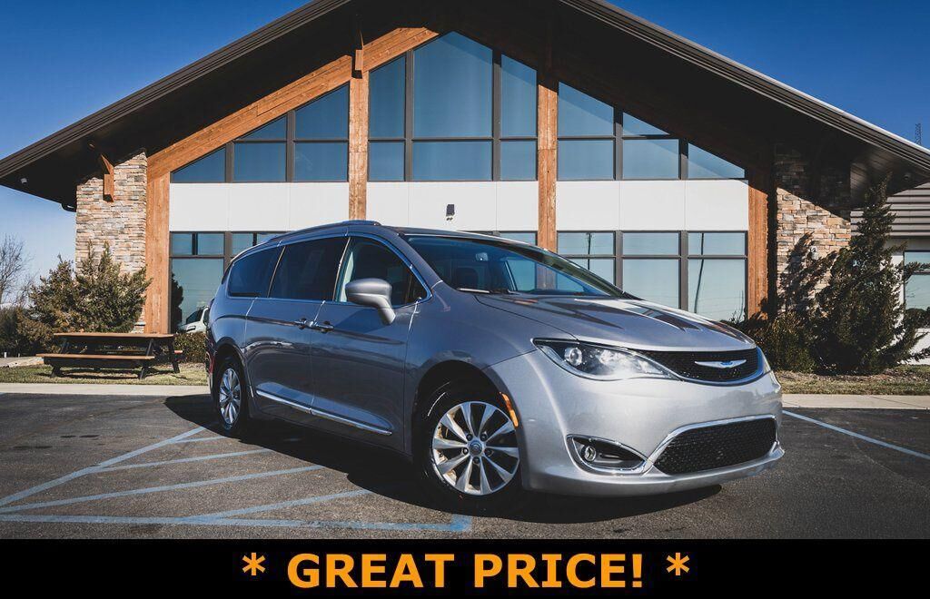 2019 CHRYSLER Pacifica