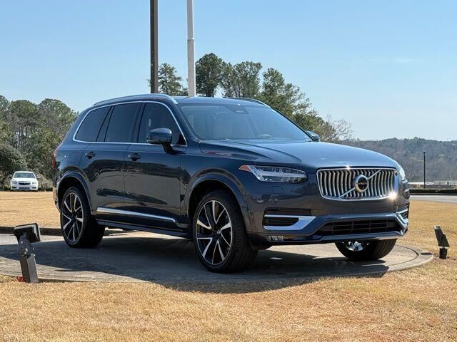 2023 VOLVO XC90