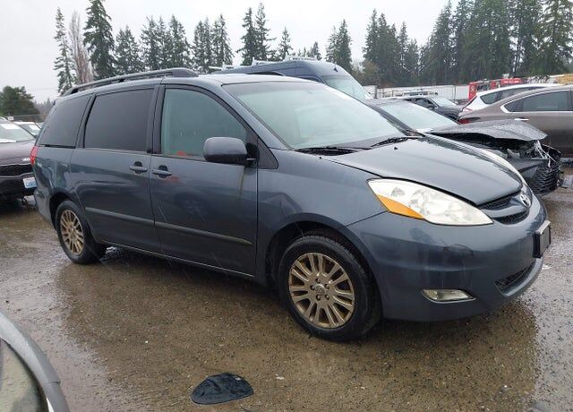 2010 TOYOTA Sienna