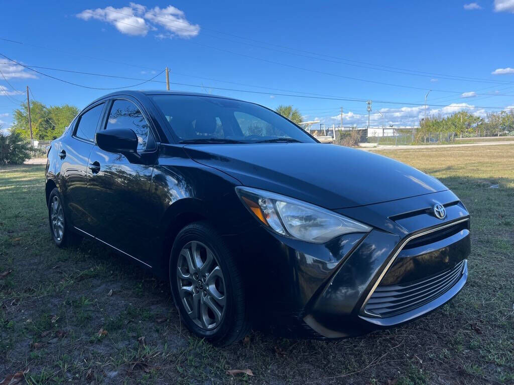 2017 TOYOTA Yaris