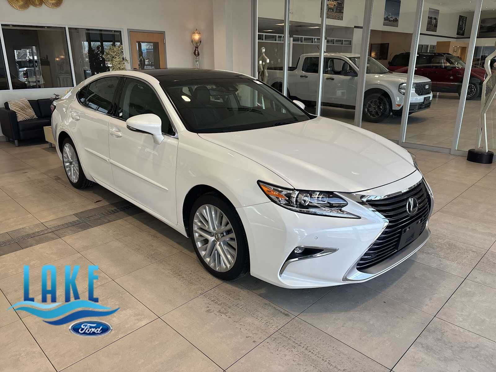 2017 LEXUS ES