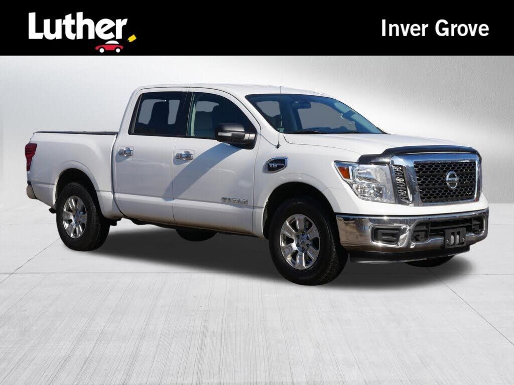 2017 NISSAN Titan