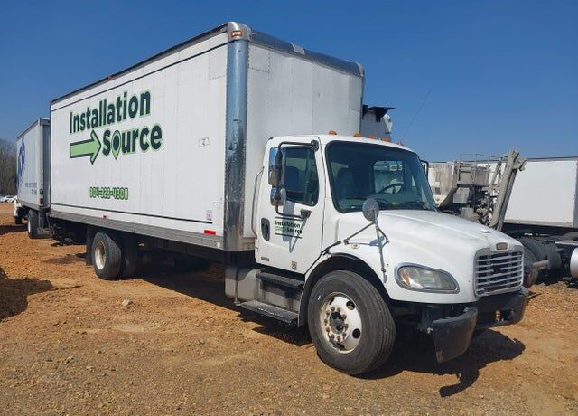 2005 FREIGHTLINER M2