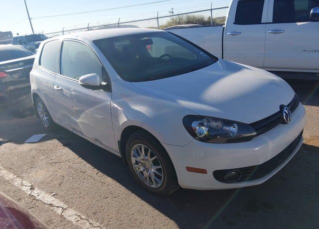 2011 VOLKSWAGEN Golf