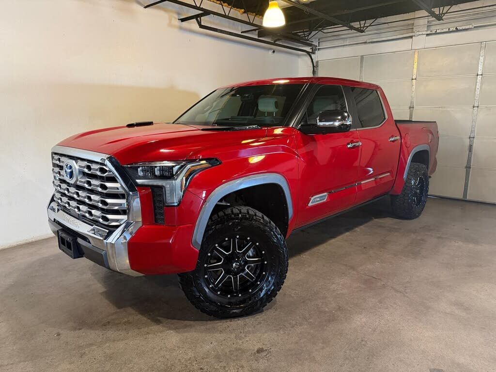 2024 TOYOTA Tundra