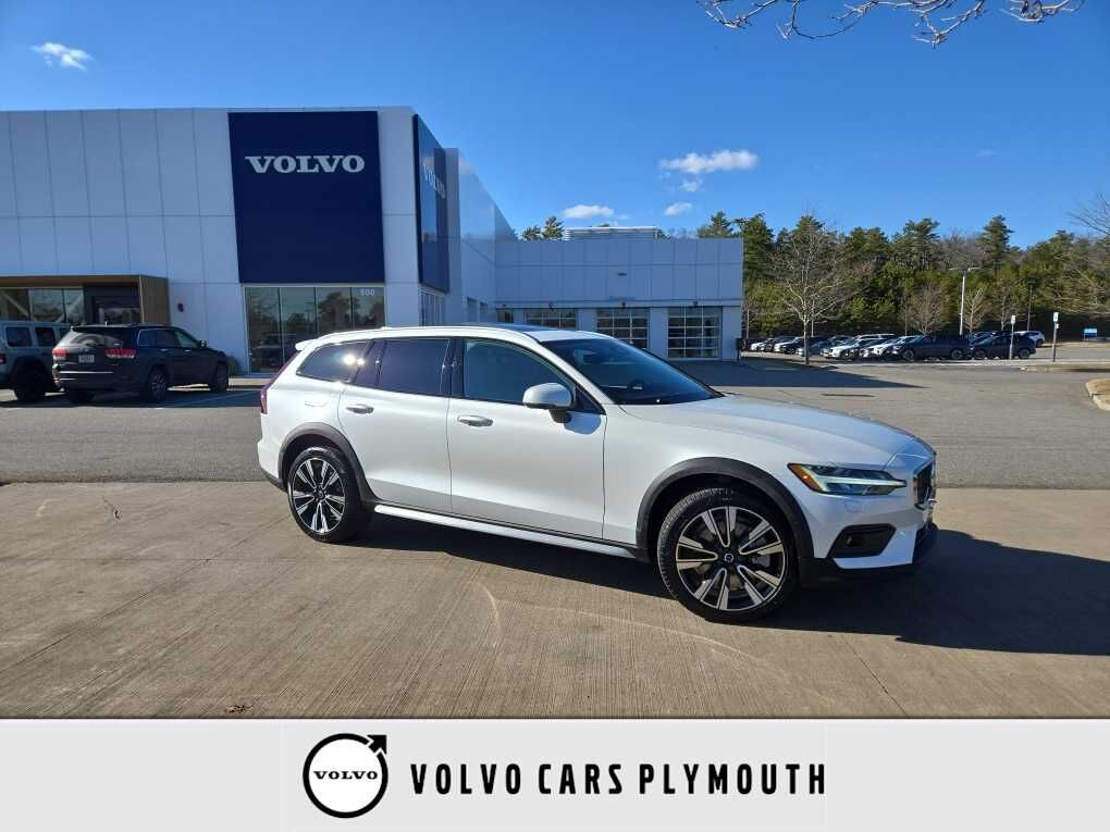 2026 VOLVO V60CC