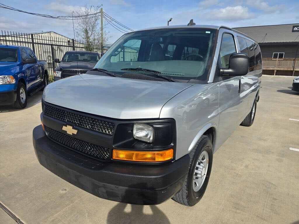2017 CHEVROLET Express