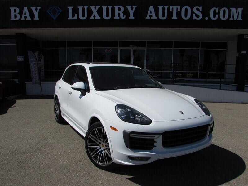 2016 PORSCHE Cayenne