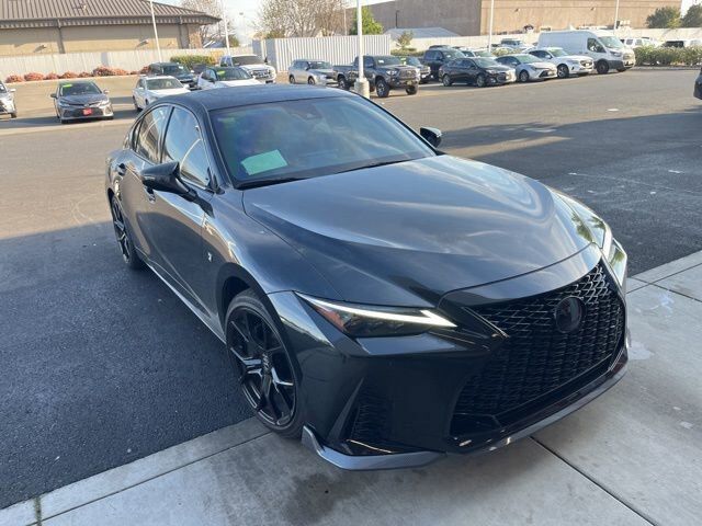 2025 LEXUS IS