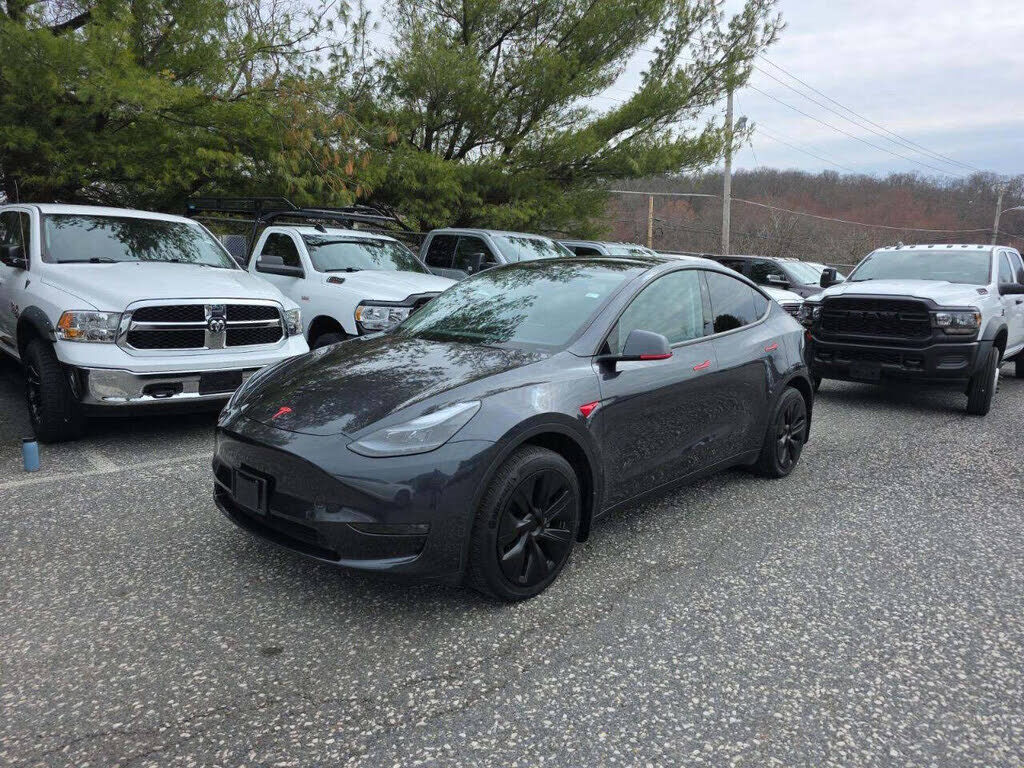 2024 TESLA Model Y