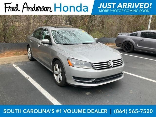 2013 VOLKSWAGEN Passat