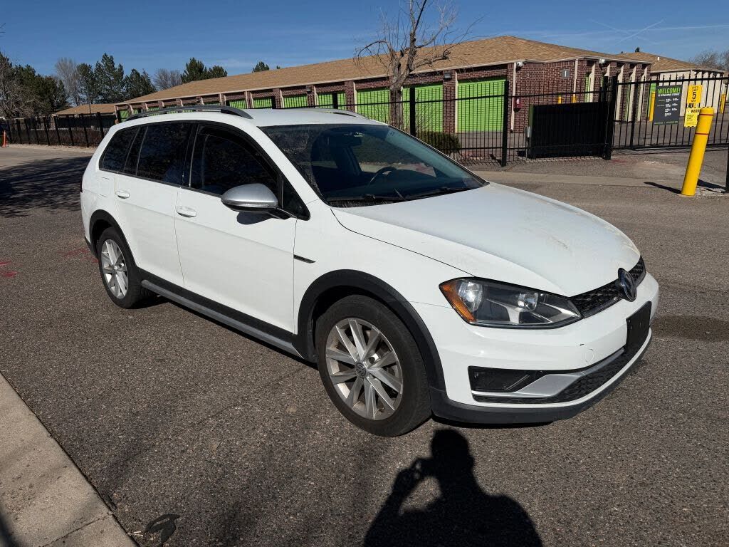 2017 VOLKSWAGEN Golf Alltrack