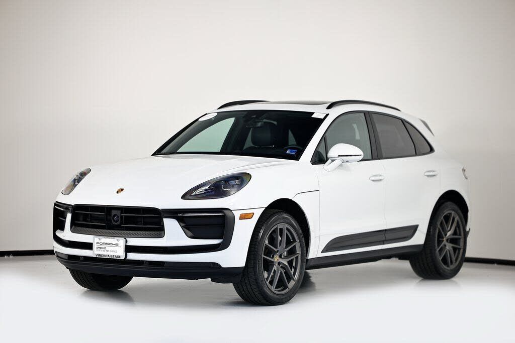 2025 PORSCHE Macan