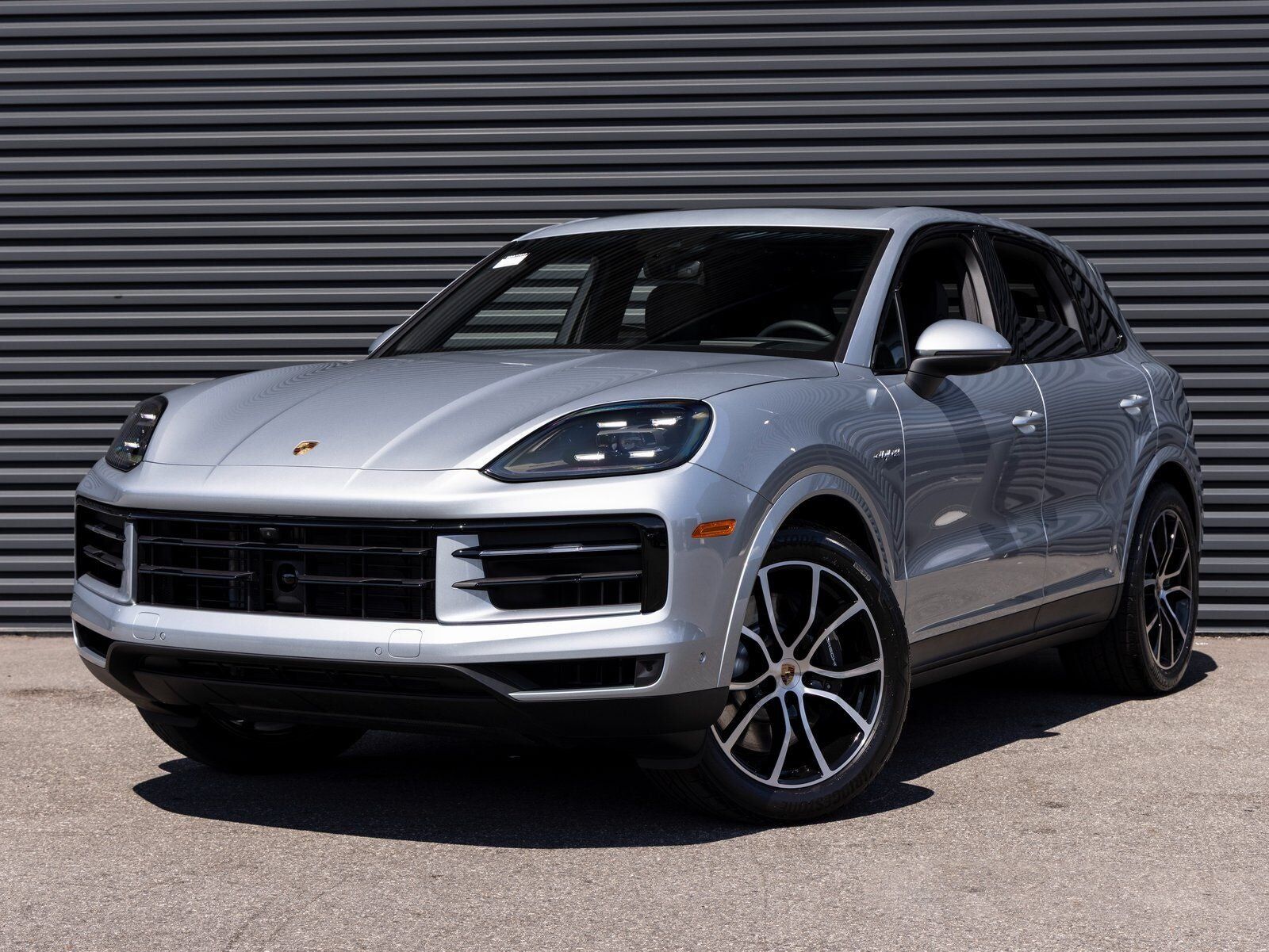 2025 PORSCHE Cayenne