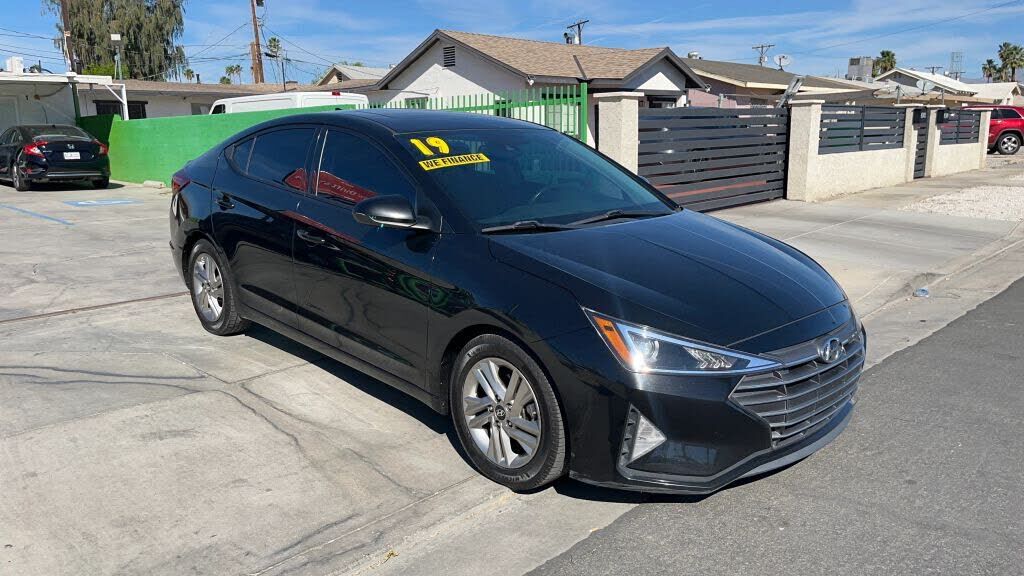 2019 HYUNDAI Elantra