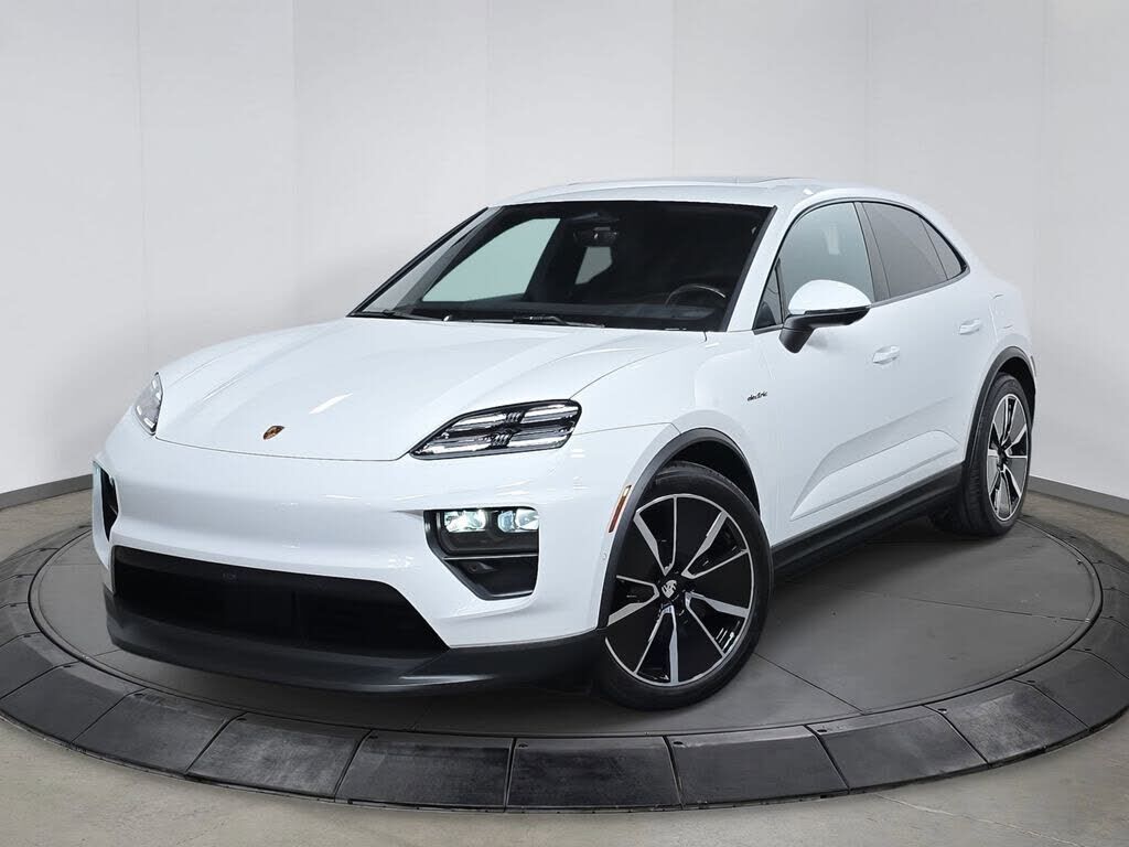 2025 PORSCHE Macan