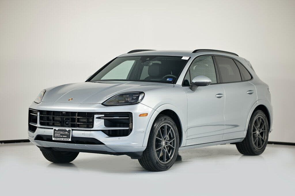 2025 PORSCHE Cayenne