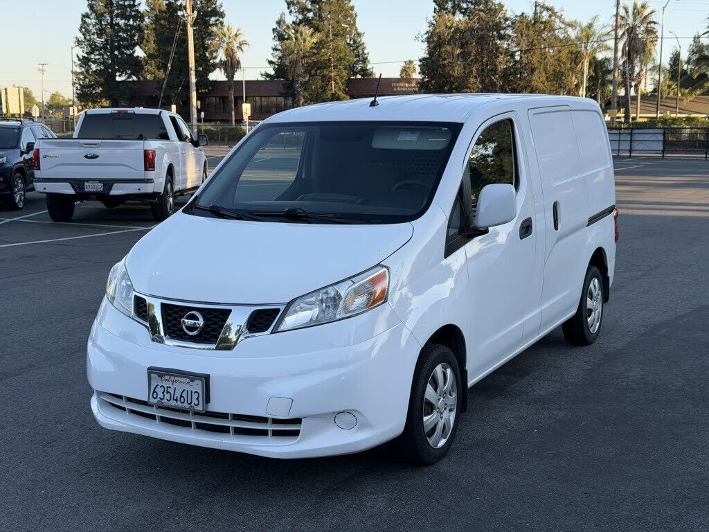 2017 NISSAN NV200