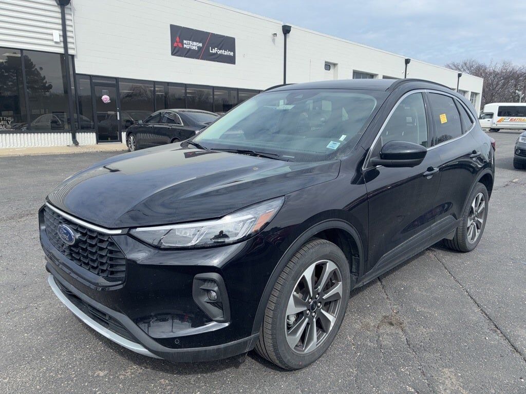2024 FORD Escape