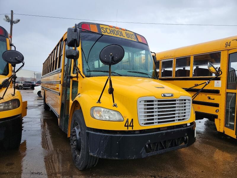 2010 FREIGHTLINER B2 Bus Chassis