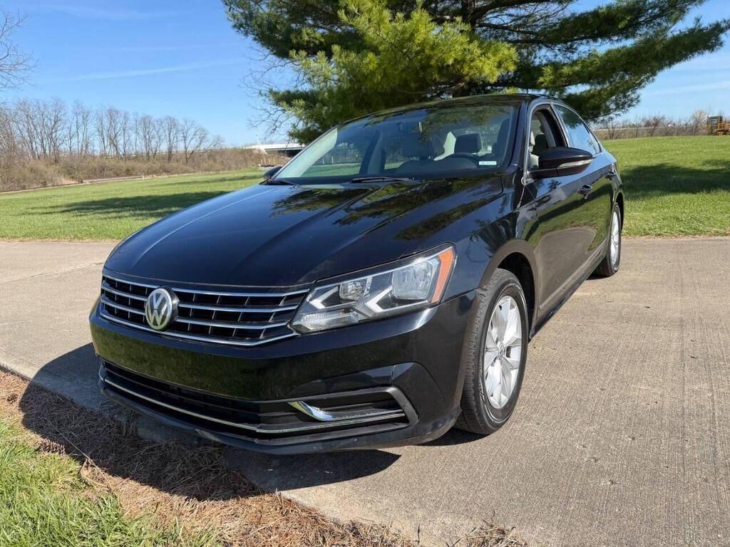 2017 VOLKSWAGEN Passat