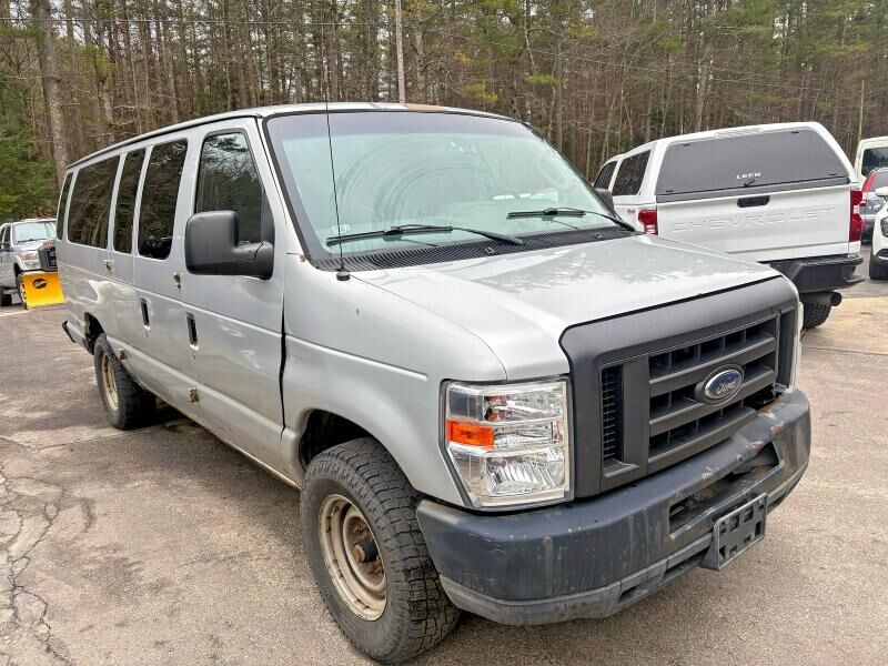 2011 FORD E-350