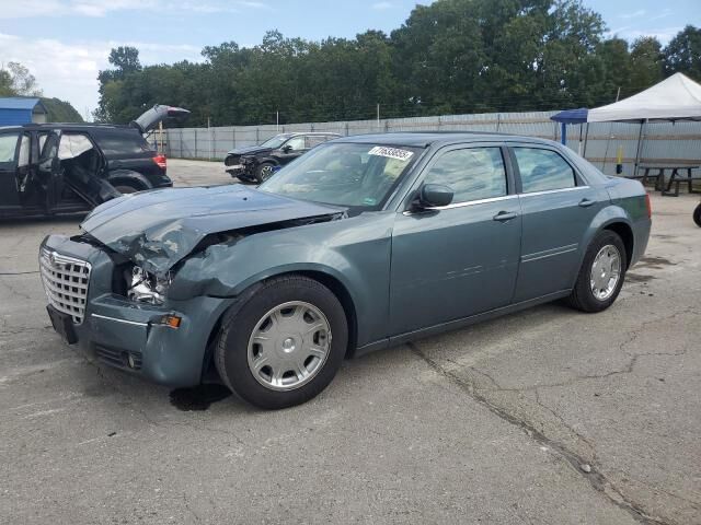 2005 CHRYSLER 300