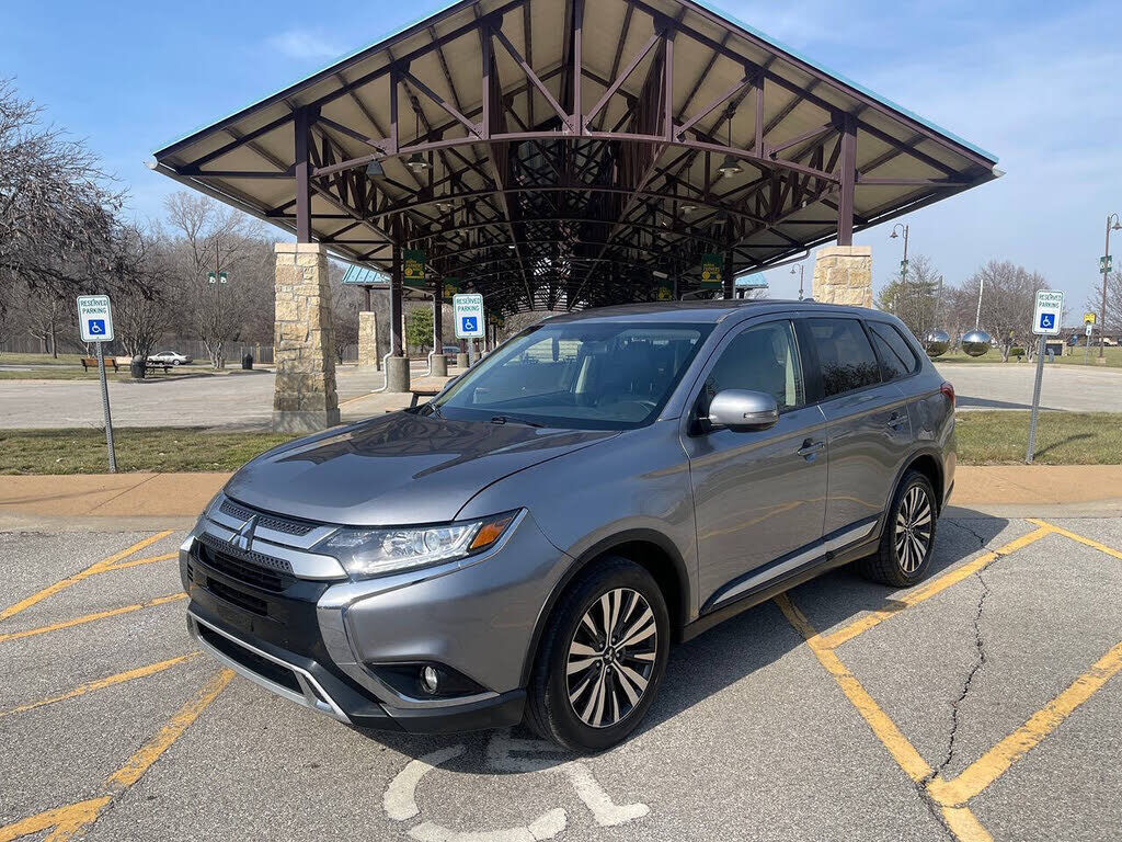 2019 MITSUBISHI Outlander