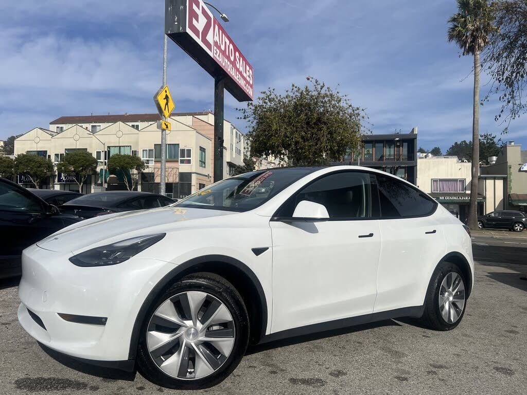 2023 TESLA Model Y