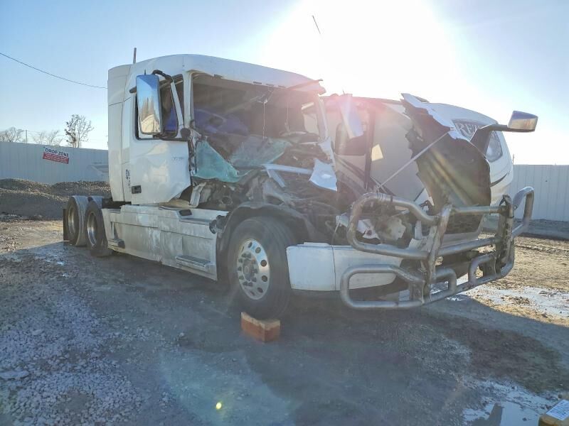 2025 VOLVO TRUCK VNR