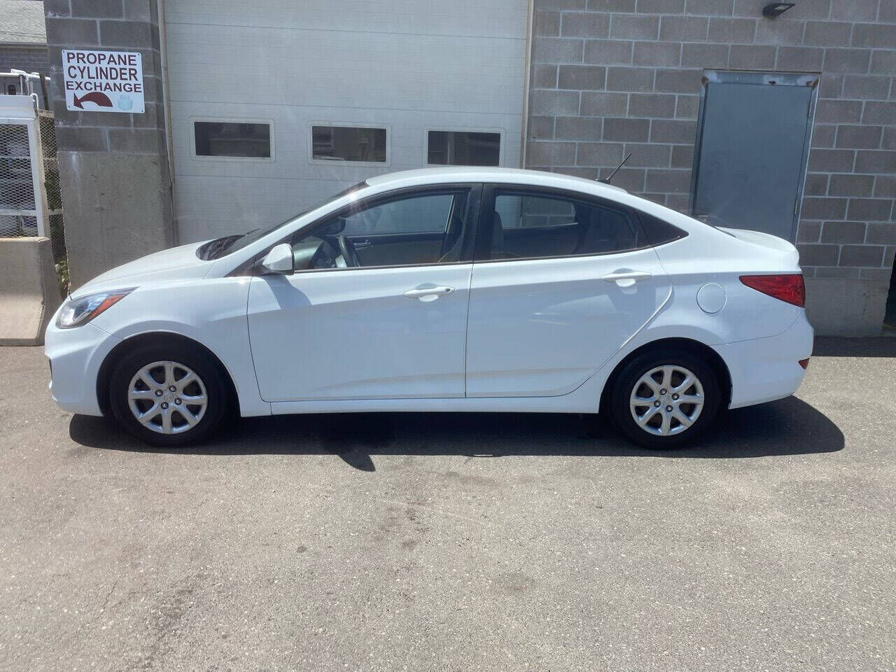 2012 HYUNDAI Accent