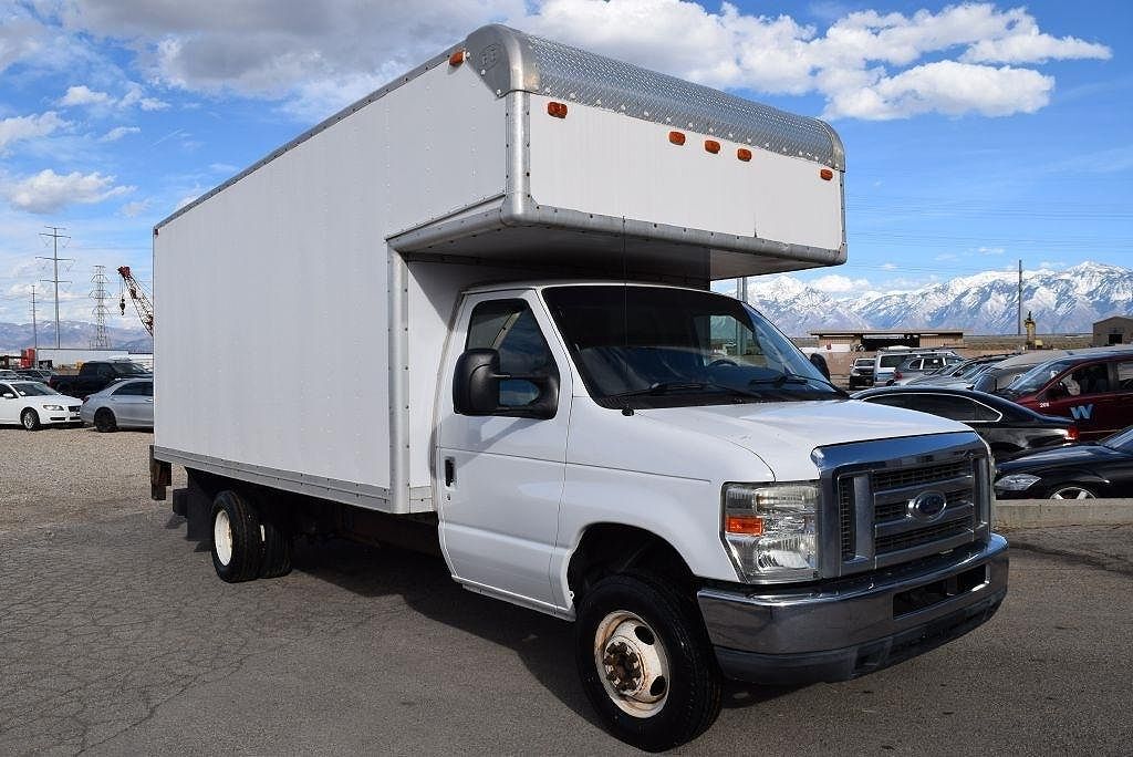 2011 FORD E-350