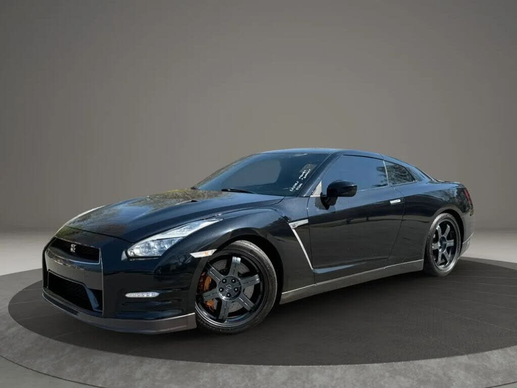 2015 NISSAN GT-R